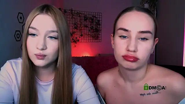 Snapshot of playful_sophie chatting on December 19, 2025, 9:17 pm playful sophie online show from December 19, 2025, 9:17 pm