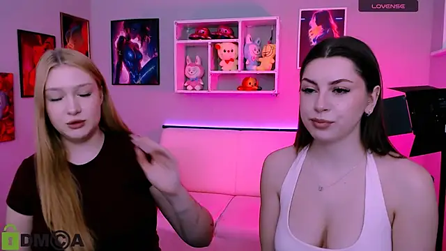 Snapshot of playful_sophie chatting on March 1, 2026, 8:20 pm playful sophie online show from March 1, 2026, 8:20 pm