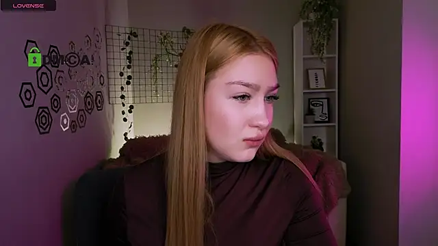 Snapshot of playful_sophie chatting on February 2, 2026, 8:52 pm playful sophie online show from February 2, 2026, 8:52 pm