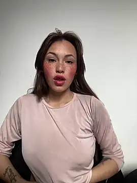Snapshot of eriika_deep_ chatting on February 23, 2025, 1:32 pm eriika deep online show from February 23, 2025, 1:32 pm