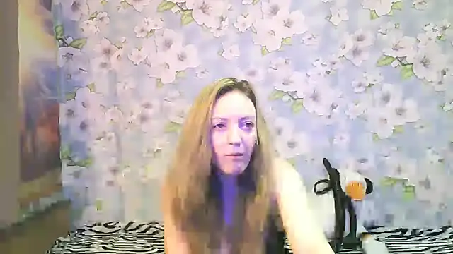 KattyLuuu online show from September 12, 2025, 8:52 pm