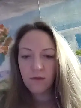 Snapshot of KattyLuuu chatting on December 19, 2025, 9:50 pm KattyLuuu online show from December 19, 2025, 9:50 pm