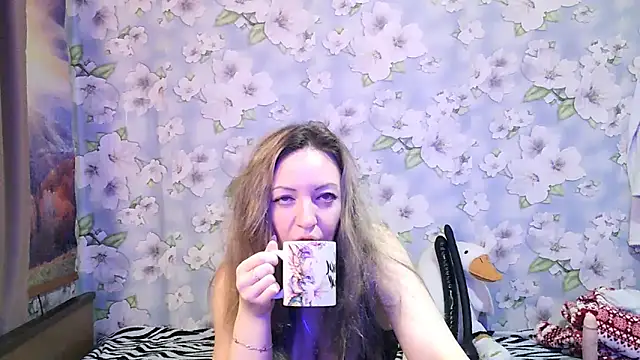 KattyLuuu online show from October 31, 2025, 9:00 pm