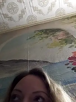 Snapshot of KattyLuuu chatting on November 29, 2025, 8:42 pm KattyLuuu online show from November 29, 2025, 8:42 pm