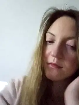 KattyLuuu online show from March 26, 2026, 8:40 pm