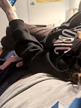 Snapshot of biggnipz chatting on October 24, 2025, 7:18 am biggnipz online show from October 24, 2025, 7:18 am