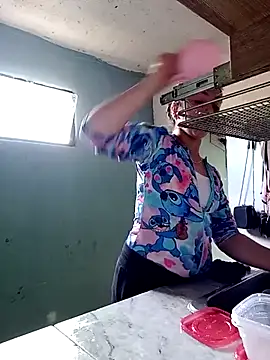 Roxan Fox- online show from September 22, 2025, 2:34 pm