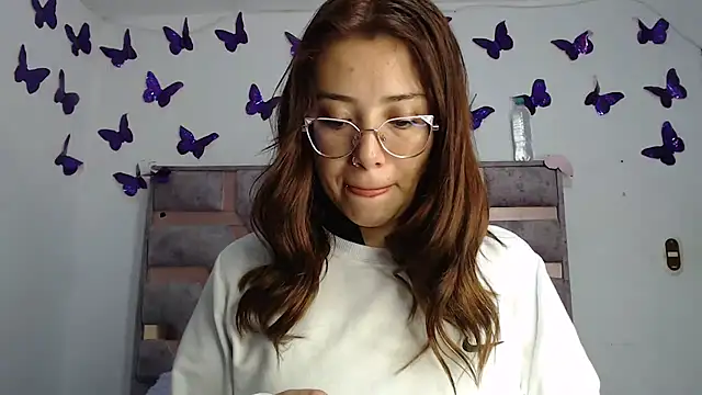 Snapshot of Anny_Fox- chatting on February 19, 2026, 3:36 am Anny Fox- online show from February 19, 2026, 3:36 am