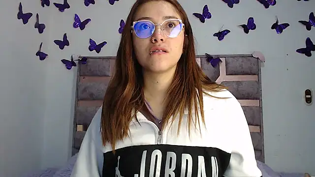 Snapshot of Anny_Fox- chatting on February 27, 2026, 3:18 am Anny Fox- online show from February 27, 2026, 3:18 am