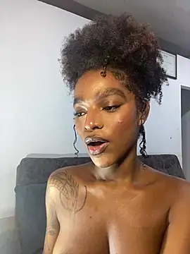 Snapshot of Zizi-campbel chatting on March 13, 2025, 8:26 am Zizi-campbel online show from March 13, 2025, 8:26 am