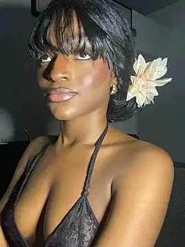 Snapshot of Zizi-campbel chatting on January 29, 2025, 4:58 am Zizi-campbel online show from January 29, 2025, 4:58 am