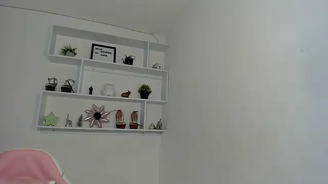 Snapshot of Zizi-campbel chatting on December 17, 2024, 10:43 pm Zizi-campbel online show from December 17, 2024, 10:43 pm