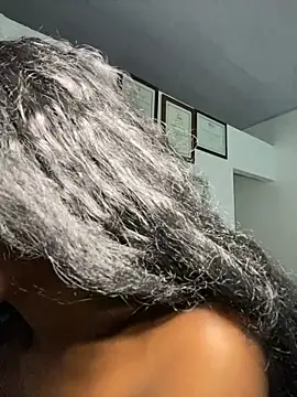 Snapshot of Zizi-campbel chatting on January 30, 2025, 9:58 pm Zizi-campbel online show from January 30, 2025, 9:58 pm