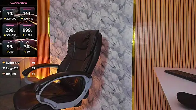 Hideintheoffice online show from October 13, 2025, 11:34 am