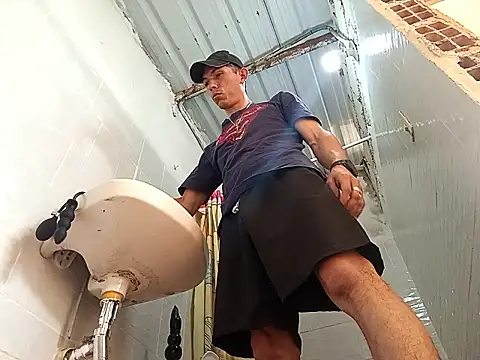 Snapshot of chayanne_odisea chatting on March 3, 2026, 2:24 pm chayanne odisea online show from March 3, 2026, 2:24 pm