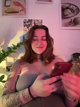 Snapshot of MayaMystic chatting on February 10, 2026, 1:10 pm MayaMystic online show from February 10, 2026, 1:10 pm