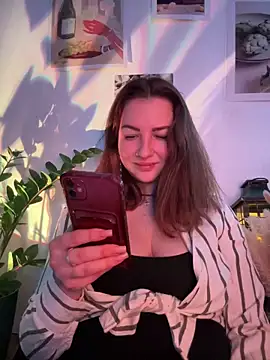 Snapshot of MayaMystic chatting on February 20, 2026, 10:06 am MayaMystic online show from February 20, 2026, 10:06 am