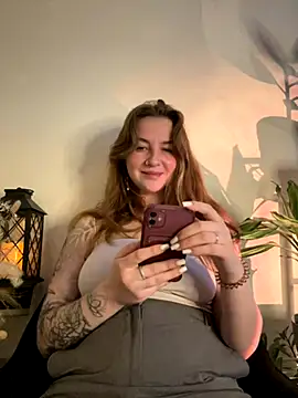 MayaMystic online show from November 18, 2025, 11:35 am