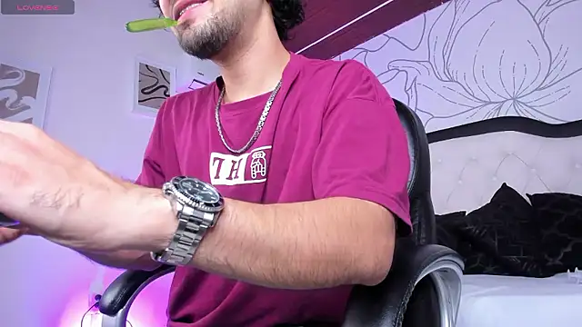 Snapshot of Samir_bear chatting on January 17, 2026, 12:42 pm Samir bear online show from January 17, 2026, 12:42 pm