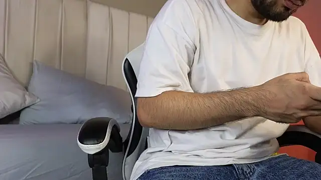 Samir bear online show from April 13, 2026, 12:42 pm