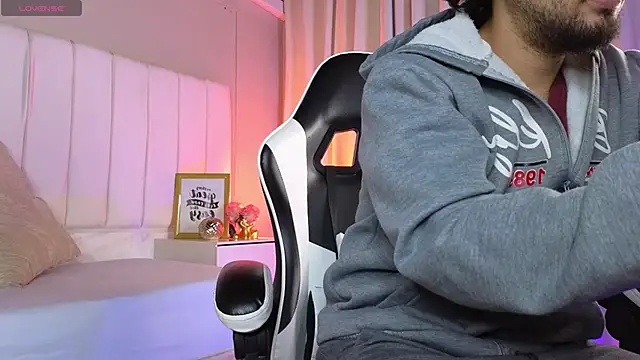 Snapshot of Samir_bear chatting on February 2, 2026, 12:59 pm Samir bear online show from February 2, 2026, 12:59 pm