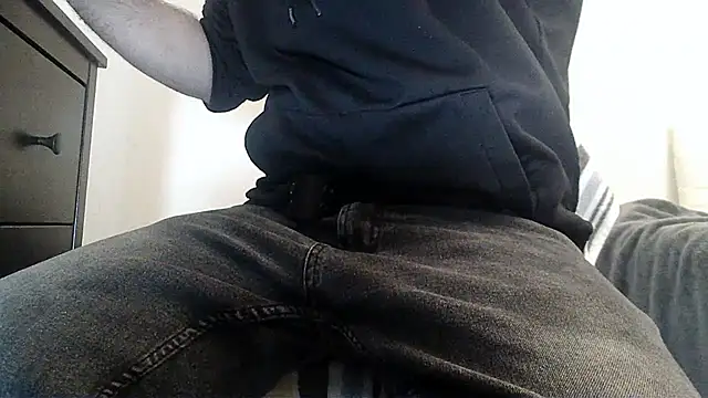 teek1234 1 online show from February 26, 2025, 10:26 pm