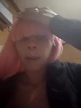 carmelbbyx22 online show from April 16, 2026, 3:51 am