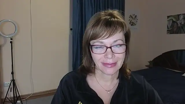 Miss Moren online show from November 17, 2025, 12:20 pm