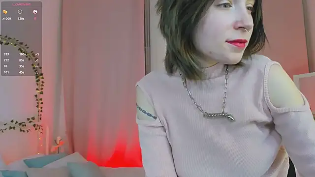 lilithlunna online show from February 6, 2025, 2:00 am