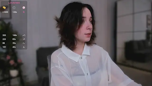 lilithlunna online show from March 3, 2025, 1:38 am