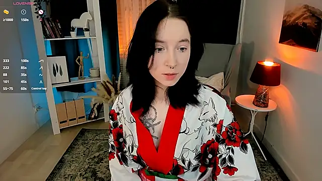 lilithlunna online show from September 28, 2025, 10:06 pm