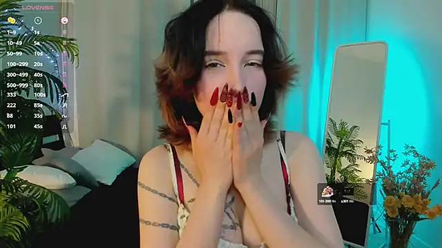 lilithlunna online show from March 8, 2025, 10:24 pm