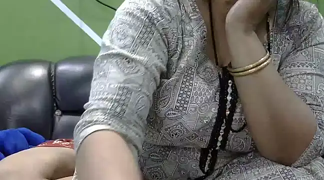 Housewife12 online show from March 16, 2025, 6:34 pm