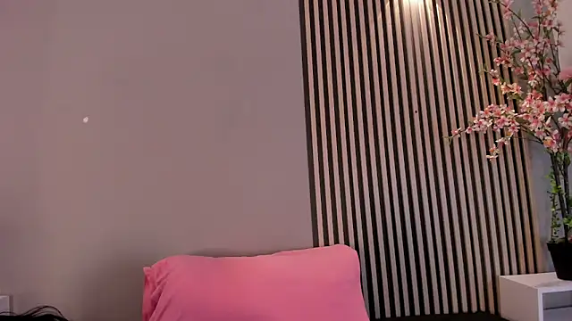 Snapshot of BrithanySummer chatting on February 15, 2026, 3:51 am BrithanySummer online show from February 15, 2026, 3:51 am