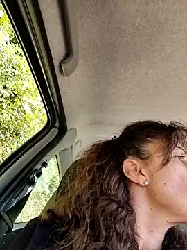 sansan2411 online show from September 27, 2025, 1:39 pm