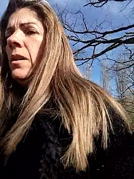 sansan2411 online show from February 9, 2026, 12:47 pm