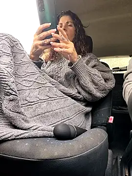 sansan2411 online show from October 10, 2025, 1:34 pm