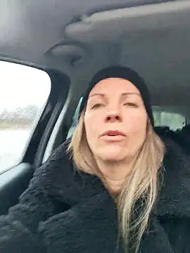 sansan2411 online show from January 8, 2026, 2:01 pm