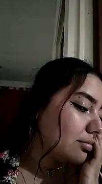 Snapshot of Ema_kraus chatting on February 18, 2025, 4:58 am Ema kraus online show from February 18, 2025, 4:58 am