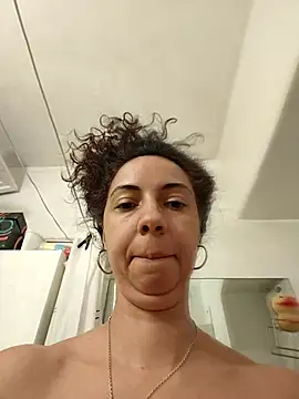 Snapshot of naughty69curls chatting on February 6, 2026, 8:05 pm naughty69curls online show from February 6, 2026, 8:05 pm