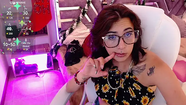 Camilaa1   online show from December 22, 2024, 3:44 am