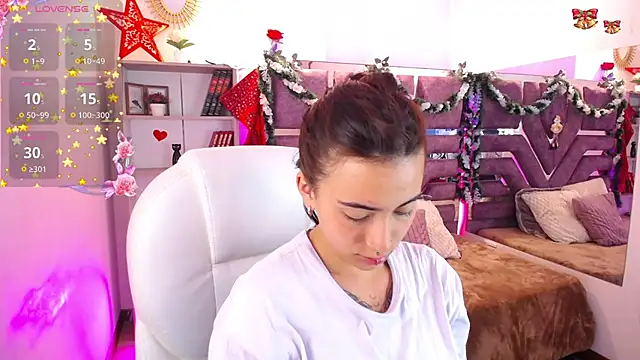 Camilaa1   online show from December 18, 2024, 4:20 am