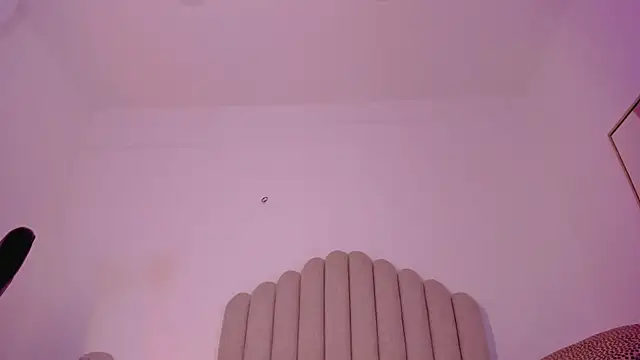 anniemartinezz online show from March 4, 2025, 5:45 pm