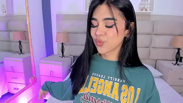 RoseCassie online show from September 29, 2025, 1:28 pm