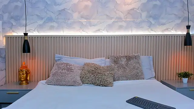 AinaraJimenez online show from October 8, 2025, 9:37 pm