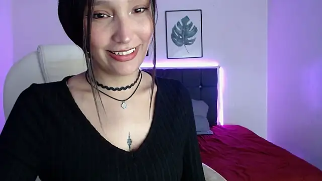 mia collens online show from September 26, 2025, 3:35 am