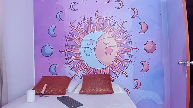 Mariana 16  online show from October 9, 2025, 7:47 pm