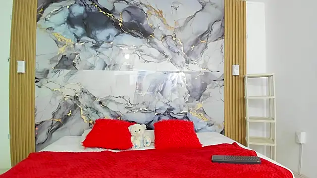 Mariana 16  online show from November 27, 2025, 7:58 pm