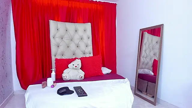 Mariana 16  online show from December 2, 2025, 5:14 pm