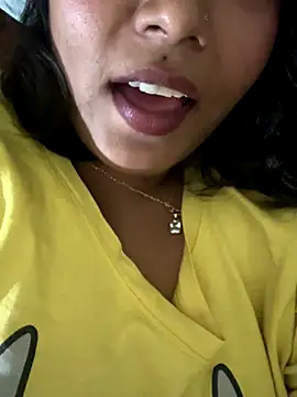 priyadevi17 online show from October 19, 2025, 8:44 pm